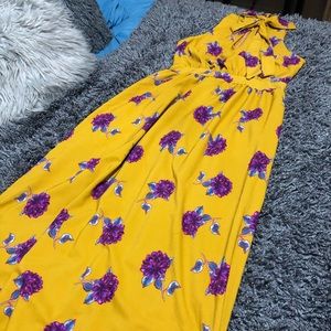 Vestido largo color mostaza